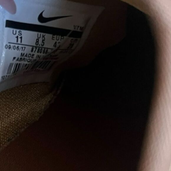 NIKE Wmns Air Presto 'Elemental Gold' - Picture 12 of 13
